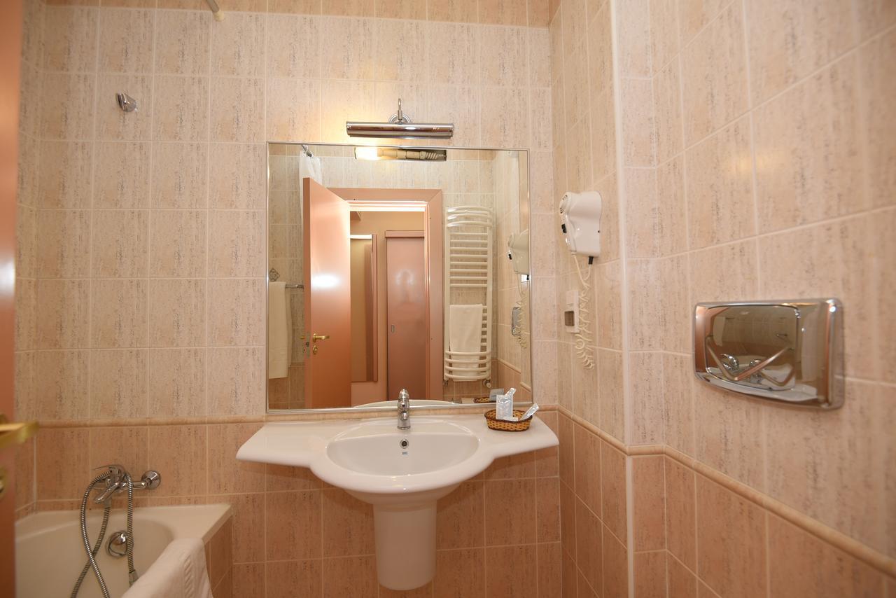 Hotel Belvedere Braila Luaran gambar